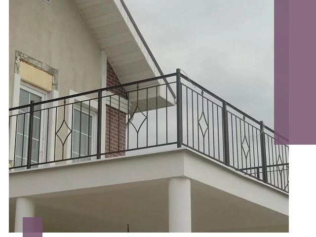 Изготовление балконных ограждений в Заинске из металла и стекла