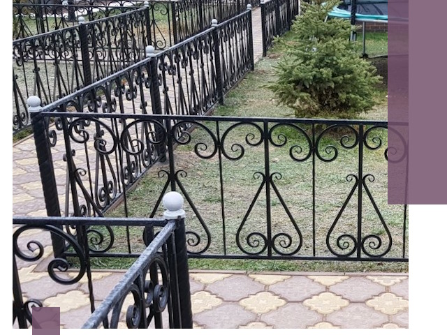 Кованые газонные ограждения под ключ в Заинске